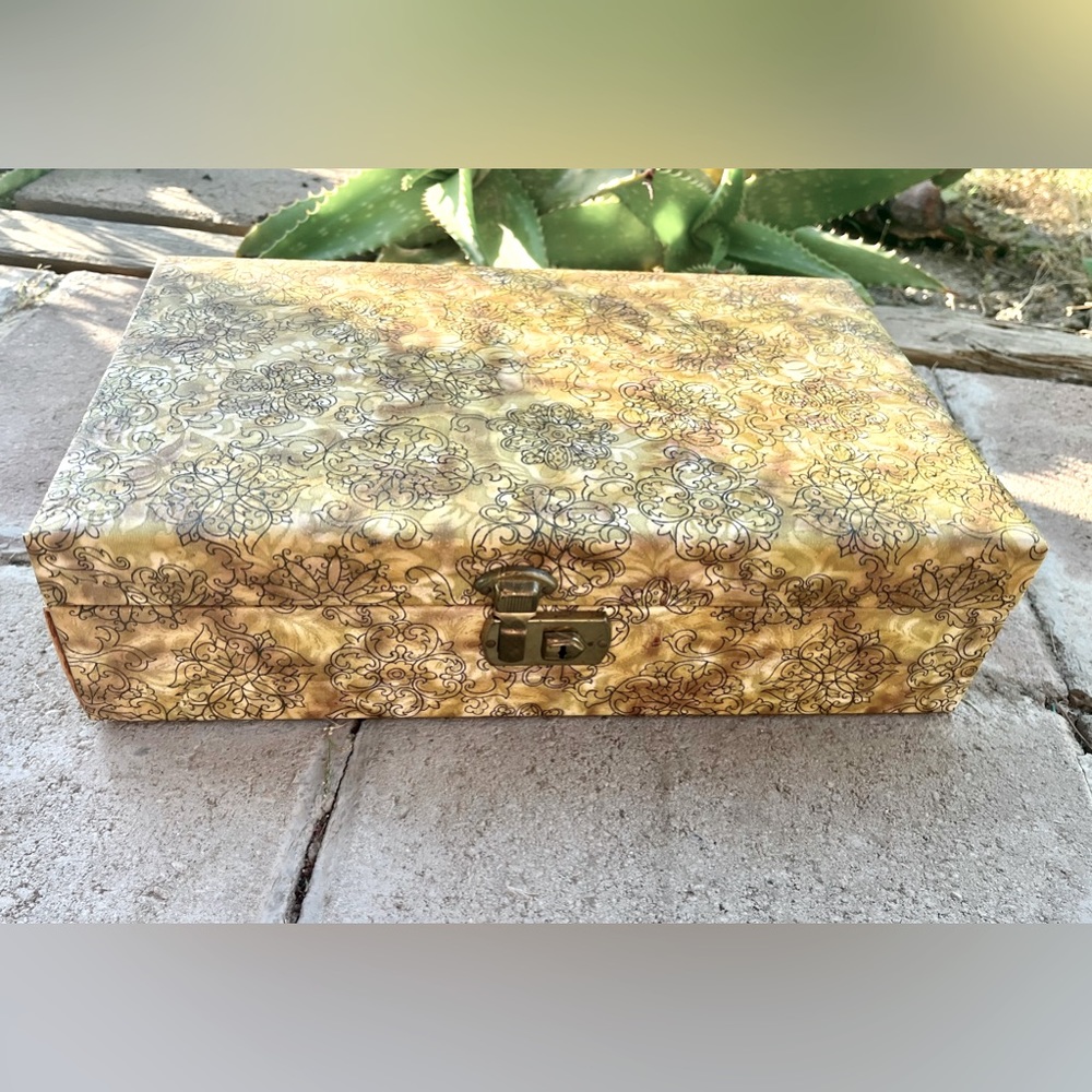 1960’s Vintage Floral Jewelry Box
